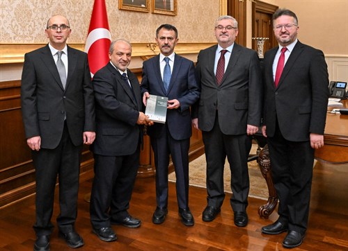 Kocaeli Üniversitesi İlahiyat Fakültesi Dekanından Vali Aktaş’a Ziyaret 