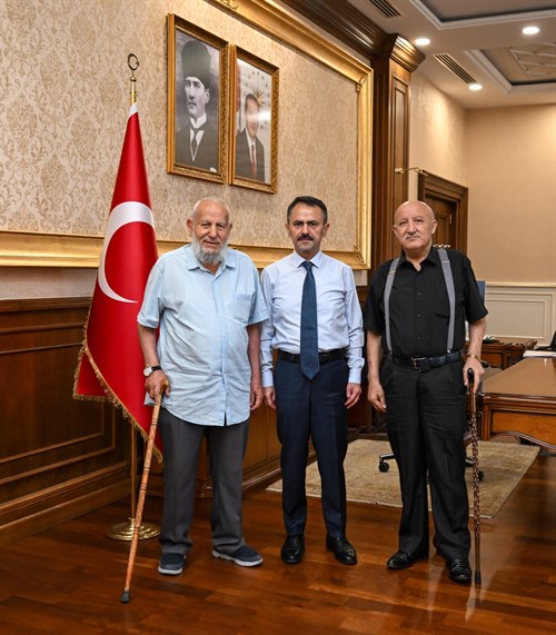 Kocaeli Huzurevi Sakinlerinden Vali İlhami Aktaş’a Ziyaret