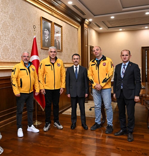 Nicomedia Su Altı Sporları ve Arama Kurtarma Kulübünden Vali İlhami Aktaş'a Ziyaret